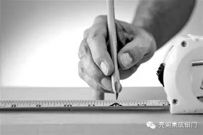 鋁合金門(mén)窗