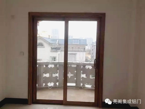 亮閣門(mén)窗，家居門(mén)窗裝修知識－－密封膠
