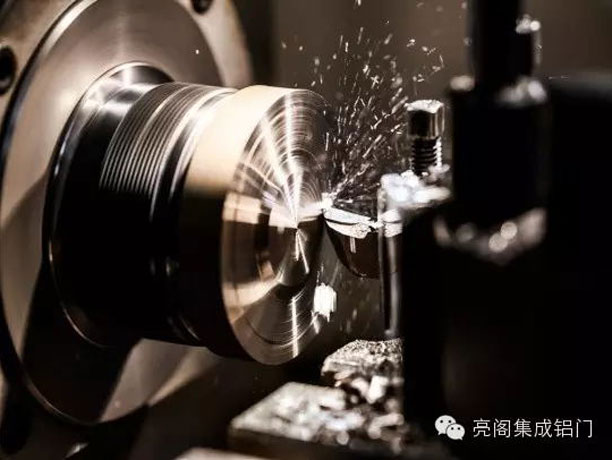 鋁合金門(mén)窗代理,鋁門(mén)窗廠(chǎng)家,鋁合金門(mén)窗行業(yè)現時(shí)三大變化－－工藝