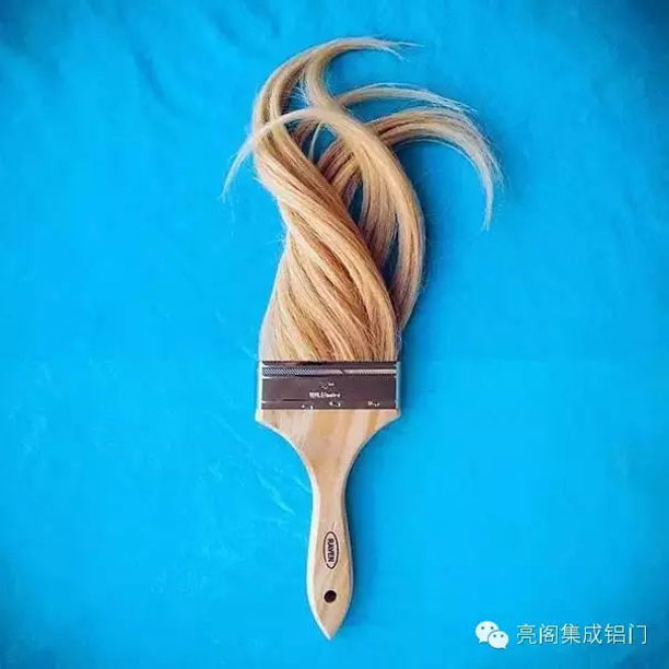 鋁門(mén)窗廠(chǎng)家,鋁合金門(mén)窗代理,鋁合金門(mén)窗十大品牌－－頭發(fā)+刷子
