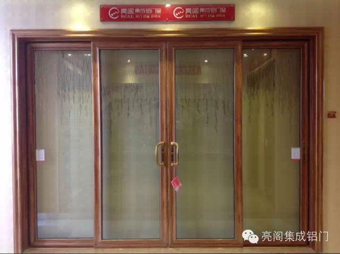 門(mén)窗廠(chǎng)家,鋁合金門(mén)窗十大品牌,鋁合金門(mén)窗代理－－亮閣推拉門(mén)