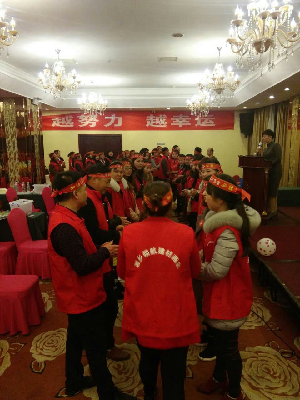 熱烈祝賀亮閣門(mén)窗湘鄉專(zhuān)賣(mài)店盛大開(kāi)業(yè)，簽單刷爆現場(chǎng)！讓你三生三世不后悔！