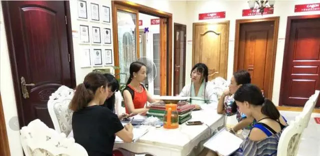 熱烈祝賀亮閣門(mén)窗江西樂(lè )平店周年慶典圓滿(mǎn)落幕！