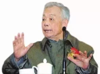 九十九歲的周令釗爺爺，再次執筆設計2018年生肖郵票！