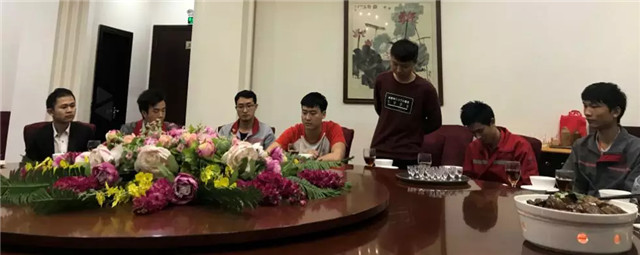 亮閣門(mén)窗｜家庭文化系列報道之——傳承孝道文化！