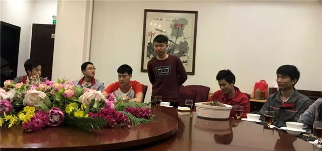 亮閣門(mén)窗｜家庭文化系列報道之——傳承孝道文化！