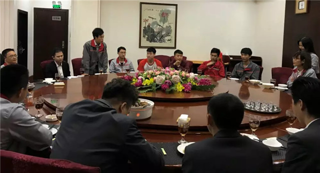 亮閣門(mén)窗｜家庭文化系列報道之——傳承孝道文化！