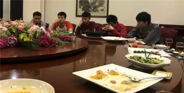 亮閣門(mén)窗｜家庭文化系列報道之——傳承孝道文化！
