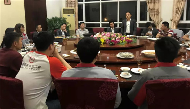 亮閣門(mén)窗｜家庭文化系列報道之——傳承孝道文化！