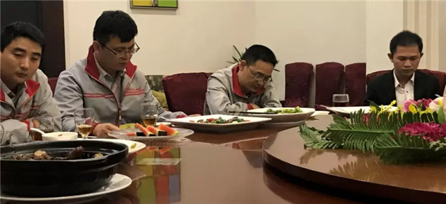 亮閣門(mén)窗｜家庭文化系列報道之——傳承孝道文化！