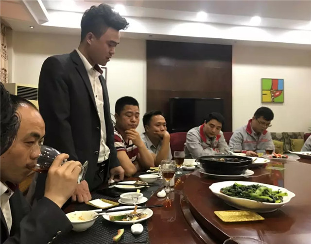 亮閣門(mén)窗｜家庭文化系列報道之——傳承孝道文化！