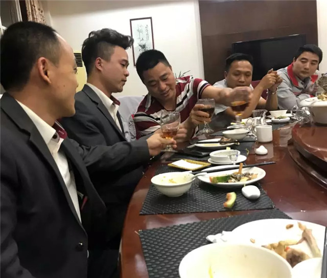 亮閣門(mén)窗｜家庭文化系列報道之——傳承孝道文化！
