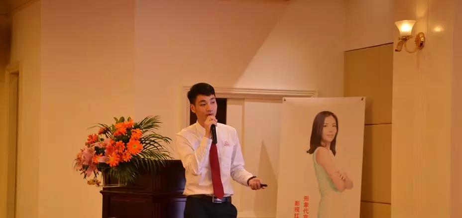 聚勢奮進(jìn)，共創(chuàng  )新時(shí)代｜熱烈祝賀亮閣門(mén)窗2018財富峰會(huì )圓滿(mǎn)結束！