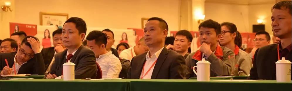 聚勢奮進(jìn)，共創(chuàng  )新時(shí)代｜亮閣門(mén)窗家庭文化系列報道之——點(diǎn)亮幸福人生！