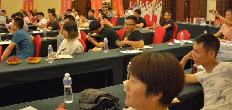 熱烈祝賀亮閣門(mén)窗總裁培訓班取得圓滿(mǎn)成功！